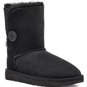 UGG Bailey Boots with Button Black